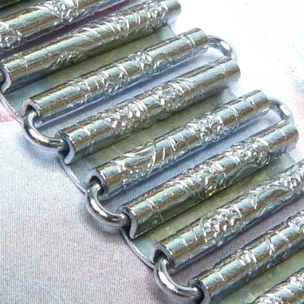*RARE* Vintage Bright Finish Stainless Steel Embossed Book-Chain Link Bracelet - Picture 8 of 11